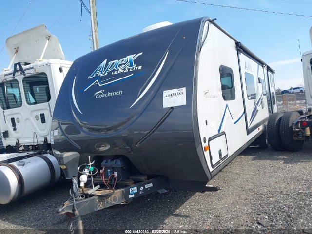 Coachmen Other 2018 5ZT2CXVB0JF012990 Image 2
