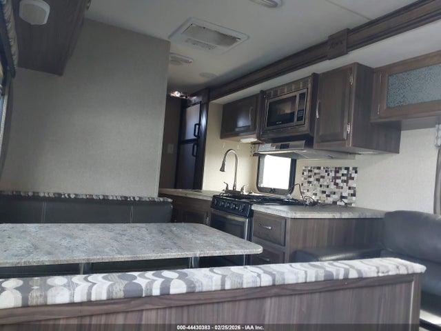 Coachmen Other 2018 5ZT2CXVB0JF012990 Image 8