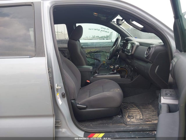 3TMCZ5AN1JM181148 Toyota Tacoma Trd Off Road