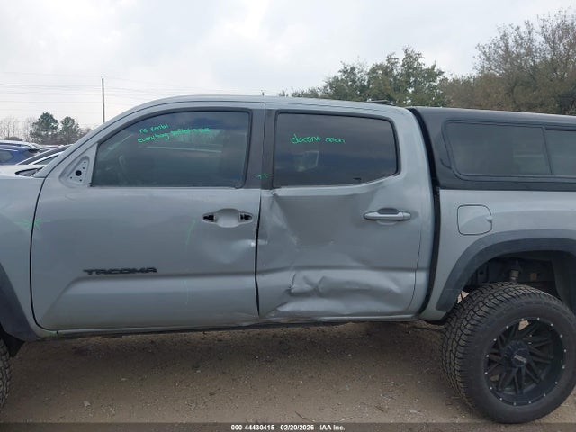 3TMCZ5AN1JM181148 Toyota Tacoma Trd Off Road