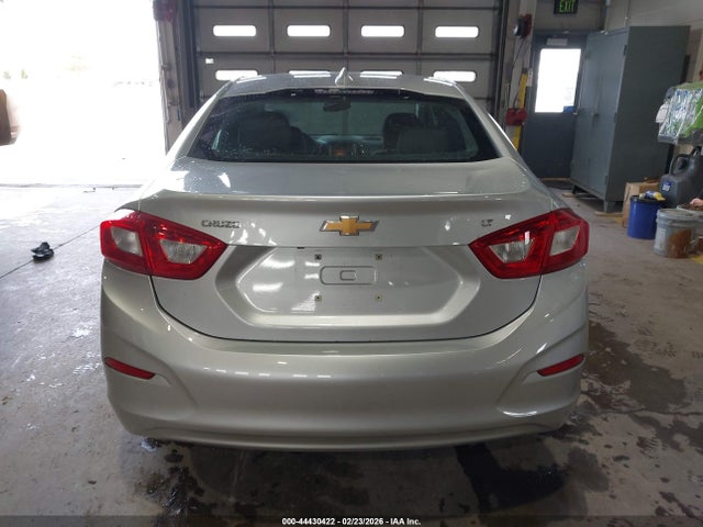 1G1BE5SM6H7198392 Chevrolet Cruze Lt Auto