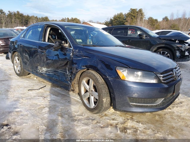 44430514 :رقم المزاد ، 1VWBT7A33EC030615 vin ، 2014 Volkswagen Passat 1.8t Se مزاد بيع