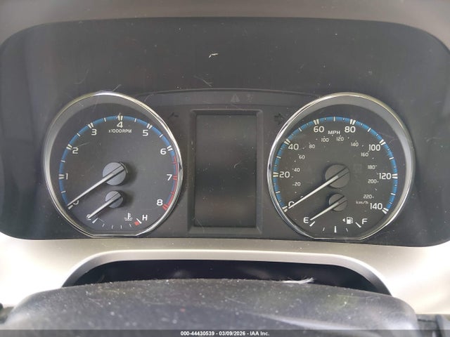 JTMDFREV5JJ204670 Toyota Rav4 Limited