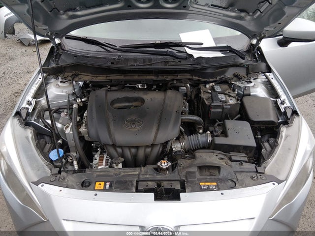 3MYDLBYV9KY510801 Toyota YARIS LE