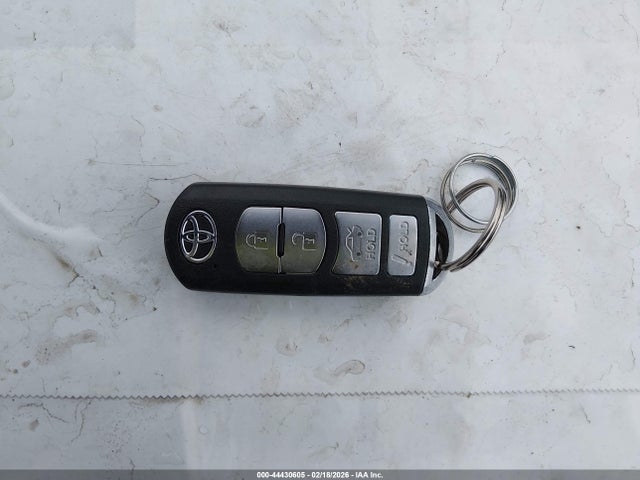 3MYDLBYV9KY510801 Toyota YARIS LE