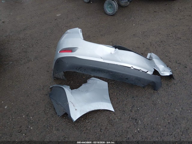 3MYDLBYV9KY510801 Toyota YARIS LE