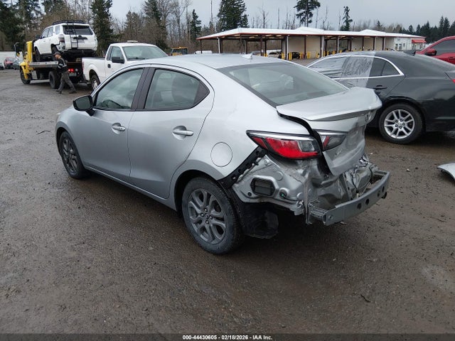 3MYDLBYV9KY510801 Toyota YARIS LE