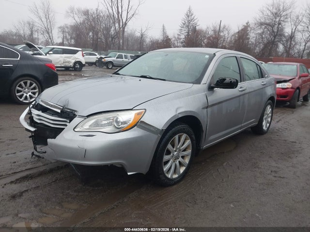 Продажа на аукционе авто 2013 Chrysler 200 Touring, vin: 1C3CCBBB0DN672748, номер лота: 44430636
