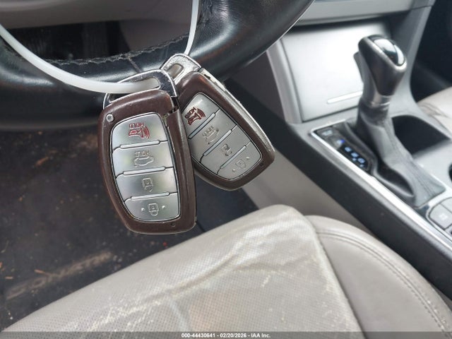 Продажа на аукционе авто 2015 Hyundai Sonata Limited, vin: 5NPE34AF6FH018697, номер лота: 44430641