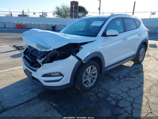 KM8J33A4XHU356003 Hyundai TUCSON SE