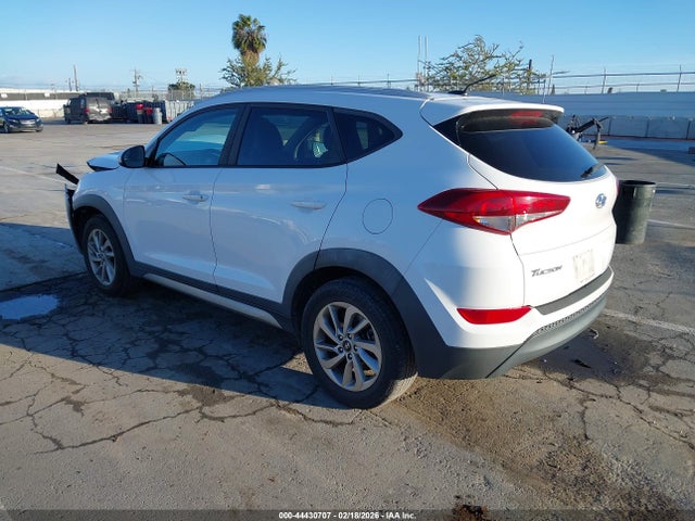 KM8J33A4XHU356003 Hyundai TUCSON SE