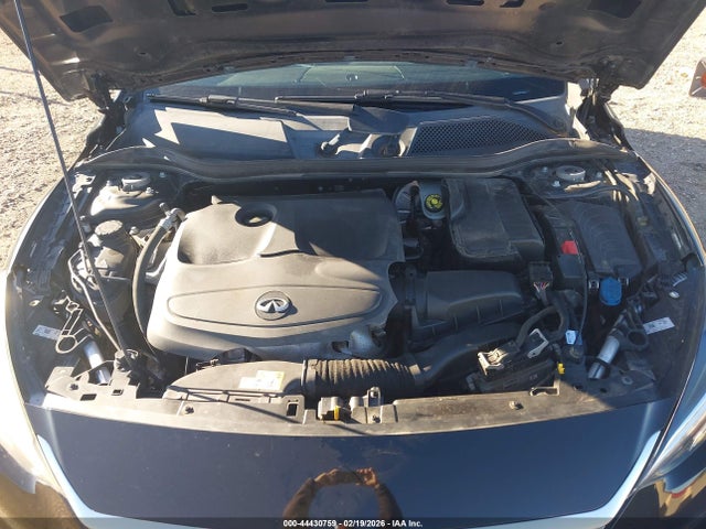 SJKCH5CR1JA046264 Infiniti Qx30 Premium