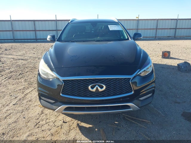 SJKCH5CR1JA046264 Infiniti Qx30 Premium