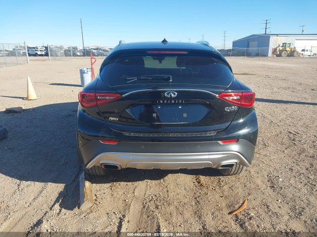 SJKCH5CR1JA046264 Infiniti Qx30 Premium
