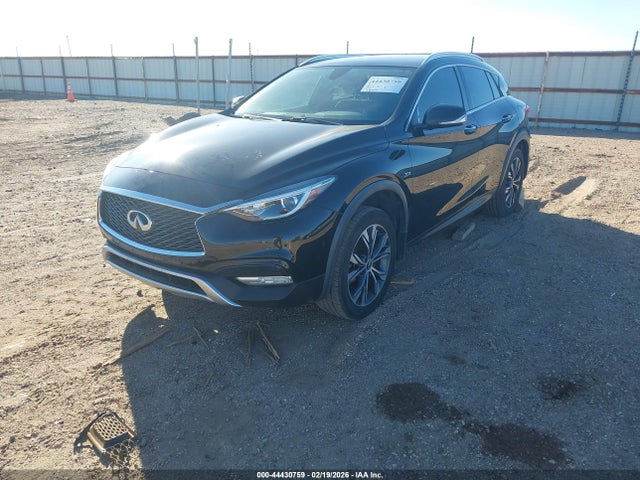 SJKCH5CR1JA046264 Infiniti Qx30 Premium