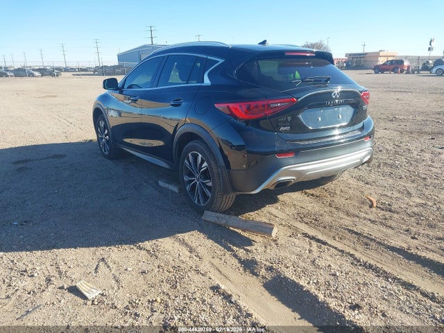 SJKCH5CR1JA046264 Infiniti Qx30 Premium