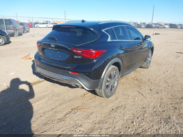 SJKCH5CR1JA046264 Infiniti Qx30 Premium