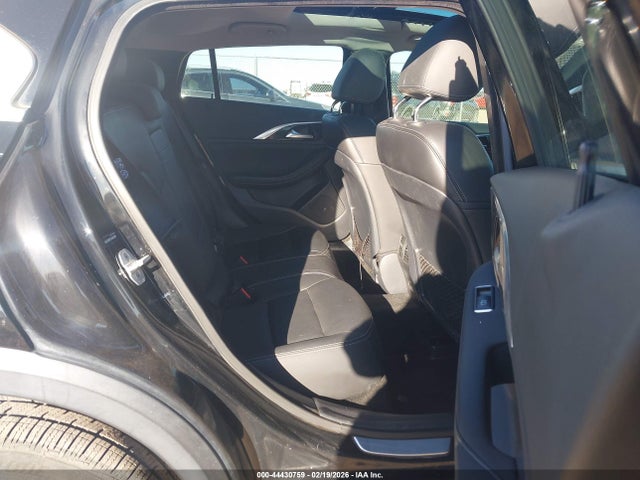 SJKCH5CR1JA046264 Infiniti Qx30 Premium