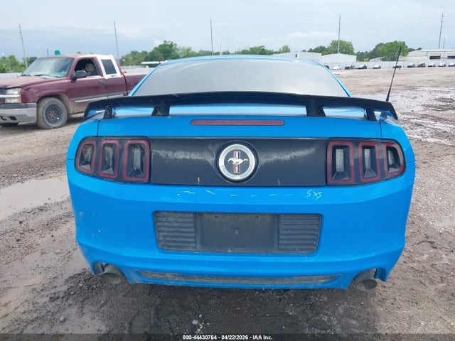 2013 Ford Mustang V6 მანქანა იყიდება აუქციონზე, vin: 1ZVBP8AM2D5261432, აუქციონის ნომერი: 44430764