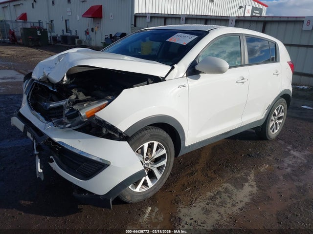 KIA Sportage Lx 2016 KNDPBCACXG7800759 Image 2