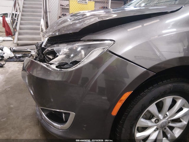 Продажа на аукционе авто 2019 Chrysler Pacifica Touring L, vin: 2C4RC1BG7KR609044, номер лота: 44430785