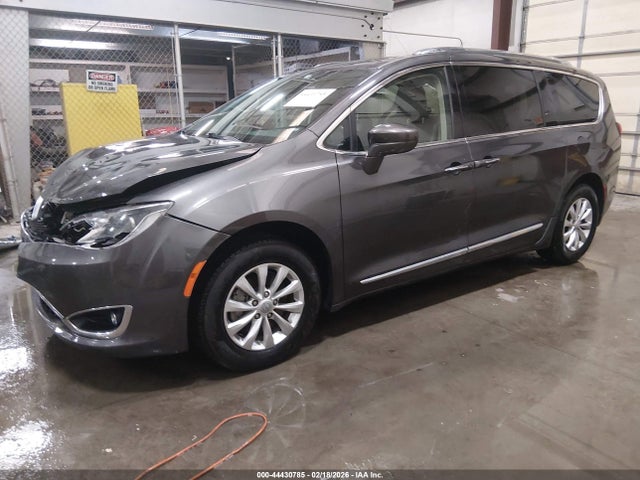 2019 CHRYSLER PACIFICA 2C4RC1BG7KR609044 Photo 1