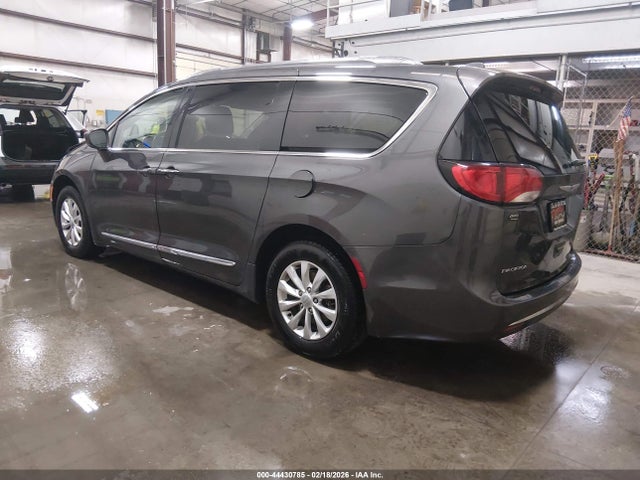 2019 CHRYSLER PACIFICA 2C4RC1BG7KR609044 Photo 2