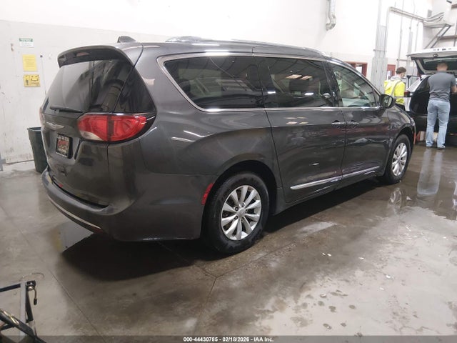 2019 CHRYSLER PACIFICA 2C4RC1BG7KR609044 Photo 3