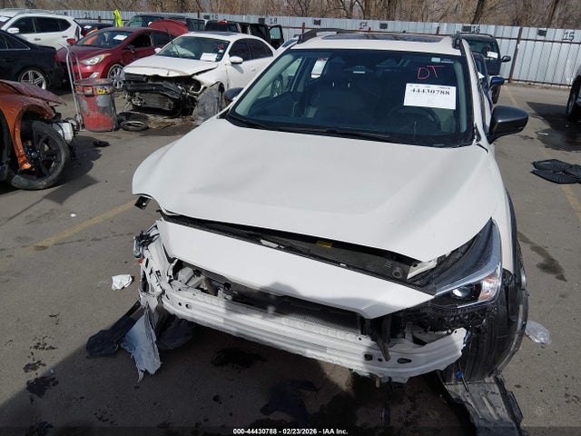 JF2GUADC6R8323272 Subaru Crosstrek Premium