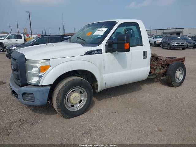Ford F-250 Xl 2014 1FDBF2A68EEB67427 Image 2