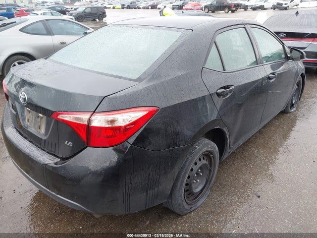 Toyota COROLLA LE 2018 5YFBURHE3JP808786 Image 4