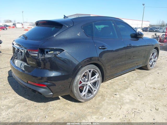 2021 MASERATI LEVANTE ZN661XUAXMX357863 Photo 3