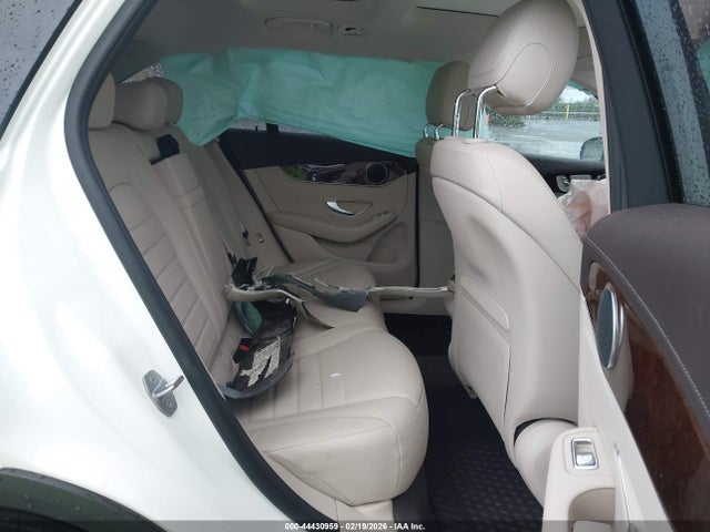 WDC0G4KB3JV019576 Mercedes-Benz Glc 300 4matic
