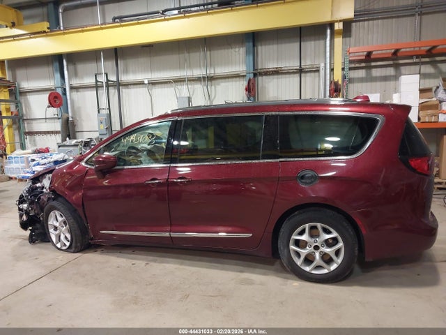 Aukcja sprzedaży 2017 Chrysler Pacifica Touring-l Plus, vin: 2C4RC1EG8HR551045, numer aukcji: 44431033