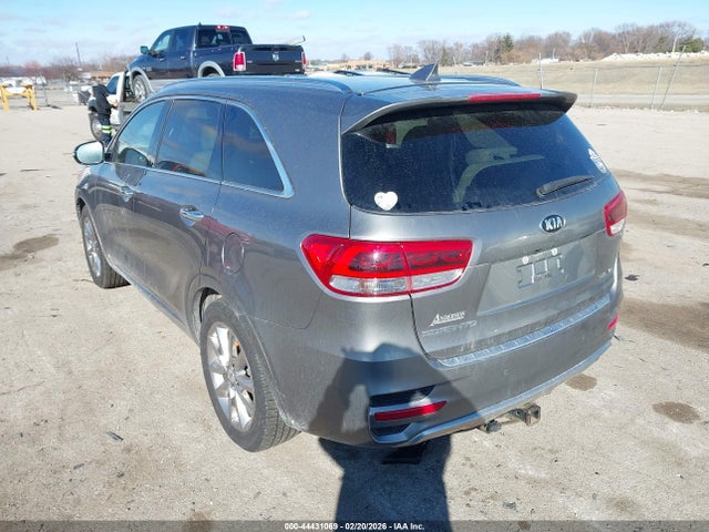 2017 KIA SORENTO 5XYPKDA5XHG305313 Photo 2