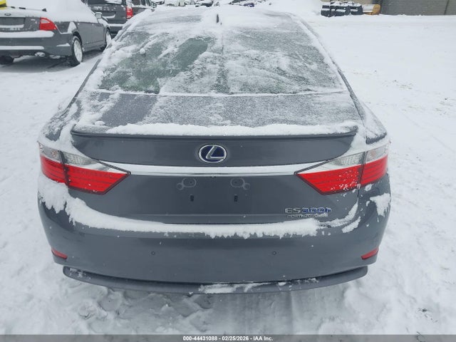 Lexus ES 300H 2015 JTHBW1GG9F2095105 Image 16