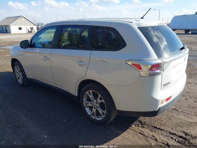 Продаж на аукціоні авто 2014 Mitsubishi Outlander Se, vin: JA4AD3A38EZ008377, номер лоту: 44431101