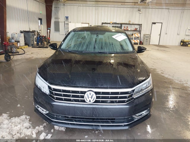 1VWBT7A31HC060376 Volkswagen Passat 1.8t Se