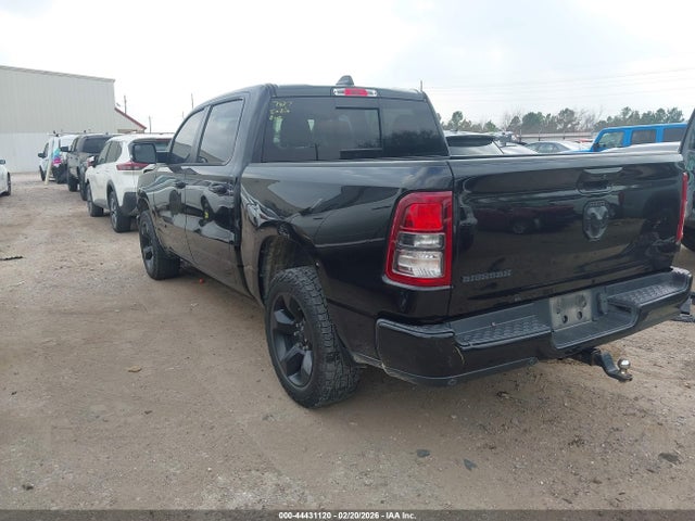2019 RAM 1500 1C6RRFFG4KN888396 Photo 2