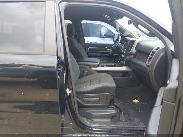 2019 RAM 1500 1C6RRFFG4KN888396 Photo 4