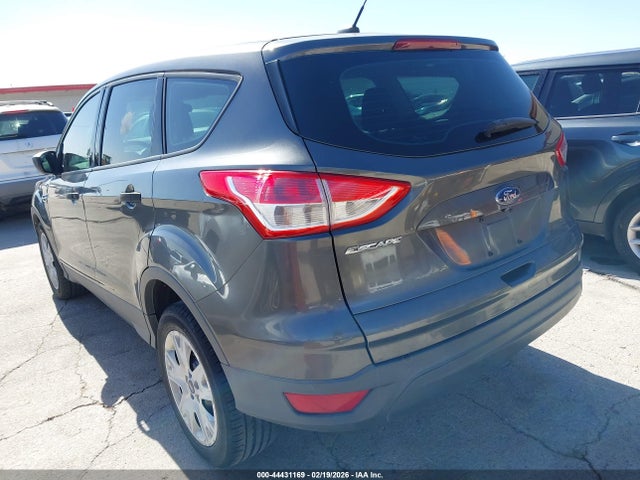 44431169 :رقم المزاد ، 1FMCU0F76FUC24389 vin ، 2015 Ford Escape S مزاد بيع