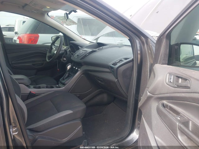 44431169 :رقم المزاد ، 1FMCU0F76FUC24389 vin ، 2015 Ford Escape S مزاد بيع