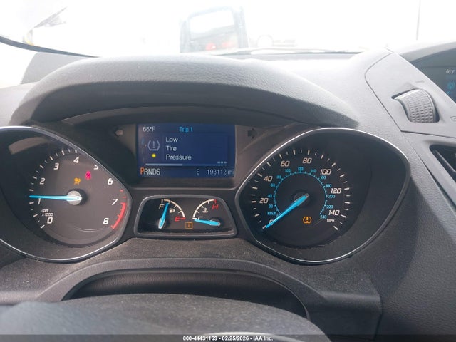 44431169 :رقم المزاد ، 1FMCU0F76FUC24389 vin ، 2015 Ford Escape S مزاد بيع