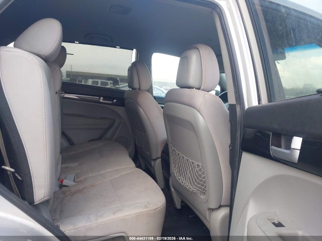 Продажа на аукционе авто 2015 Kia Sorento Lx, vin: 5XYKTCA60FG585184, номер лота: 44431199