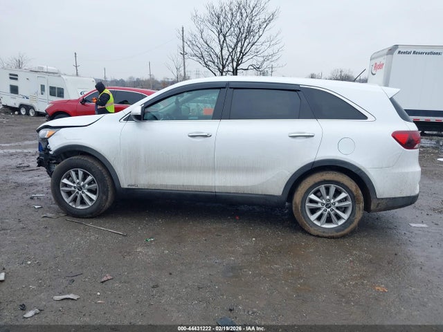 5XYPGDA3XKG559711 KIA Sorento 2.4l Lx