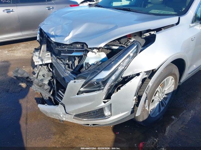 44431284 :رقم المزاد ، 1GYKNDRS4HZ155576 vin ، 2017 Cadillac Xt5 Luxury مزاد بيع