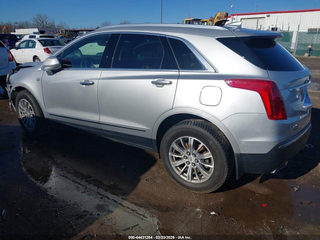 2017 CADILLAC XT5 1GYKNDRS4HZ155576 Photo 2