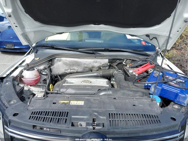 WVGAV7AX9FW092348 Volkswagen Tiguan R-line