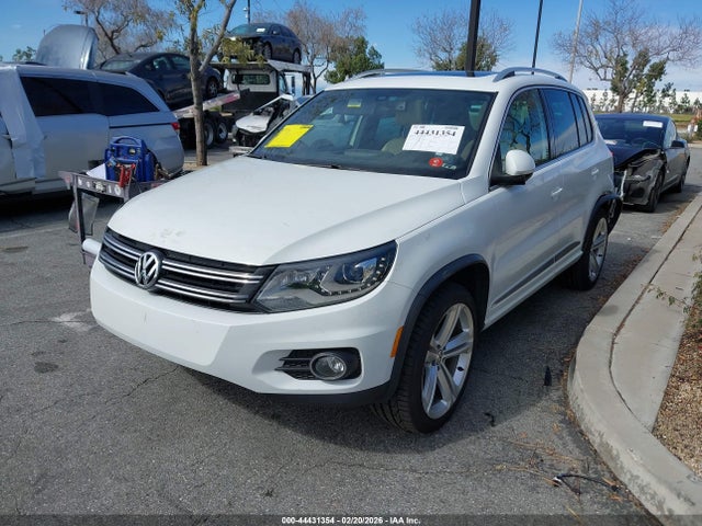 WVGAV7AX9FW092348 Volkswagen Tiguan R-line