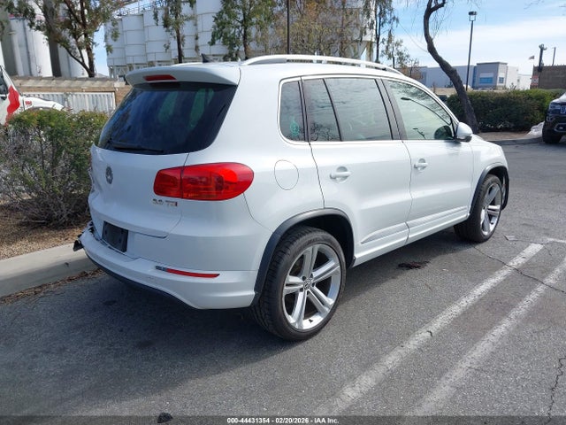 WVGAV7AX9FW092348 Volkswagen Tiguan R-line